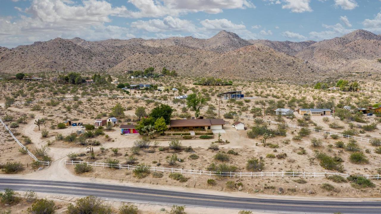 @ Marbella Lane - The Wine Mine Desert Escape Джошуа-Три Экстерьер фото